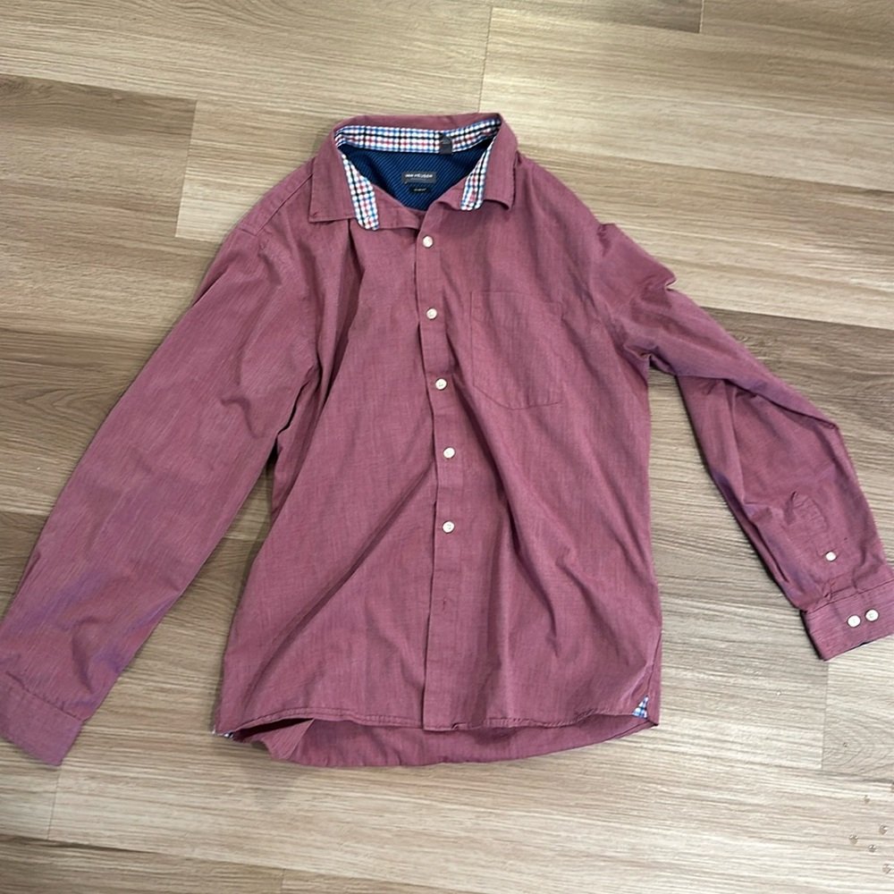 Van Heusen (Never tuck) button down. Slim fit. XL 17 - 17 1/2. Maroon.
